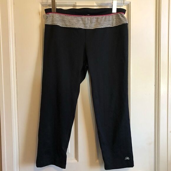 ✅ (free) Lukka Capri leggings - Picture 1 of 6